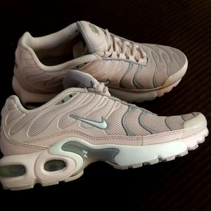 Sz5y Women's Nike Air Max TN Plus Pale Pink